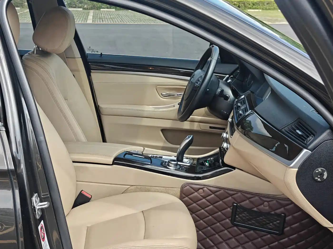 BMW 5 Series 2014 525Li Leading фото 10