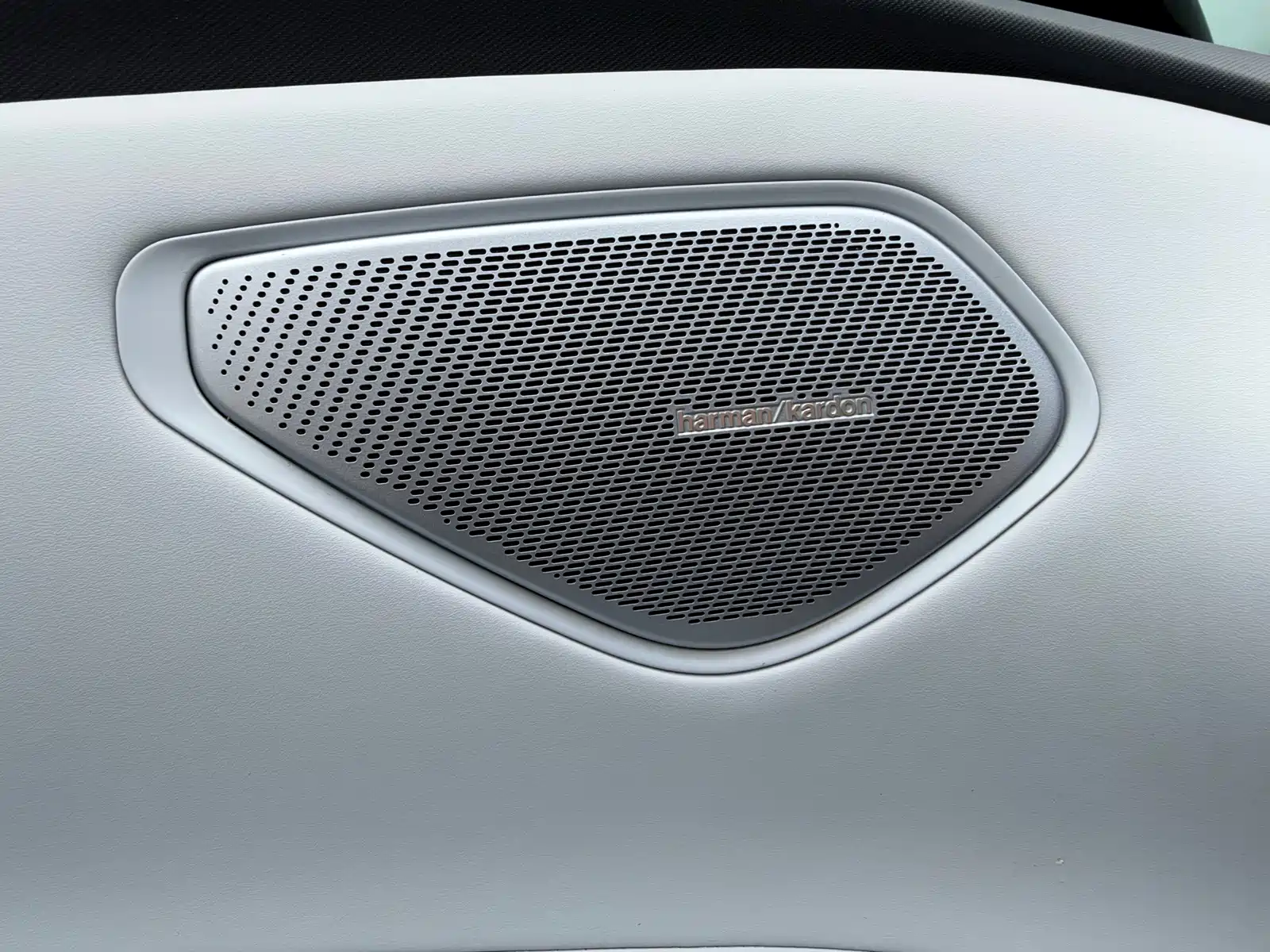 Photo 16 - Lynk & Co Z10