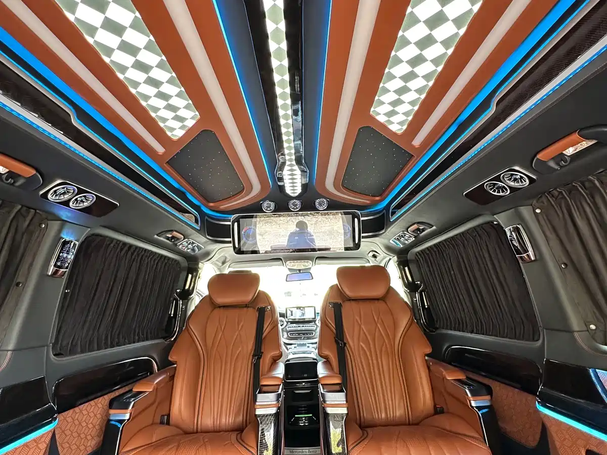 Mercedes-Benz Vito 2023 2.0T Business 7-Seater фото 13