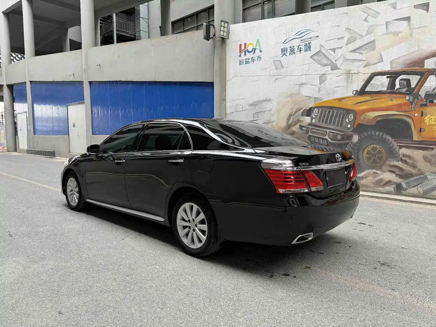 Toyota Crown 2012 2.5L Royal Leather Edition фото 6