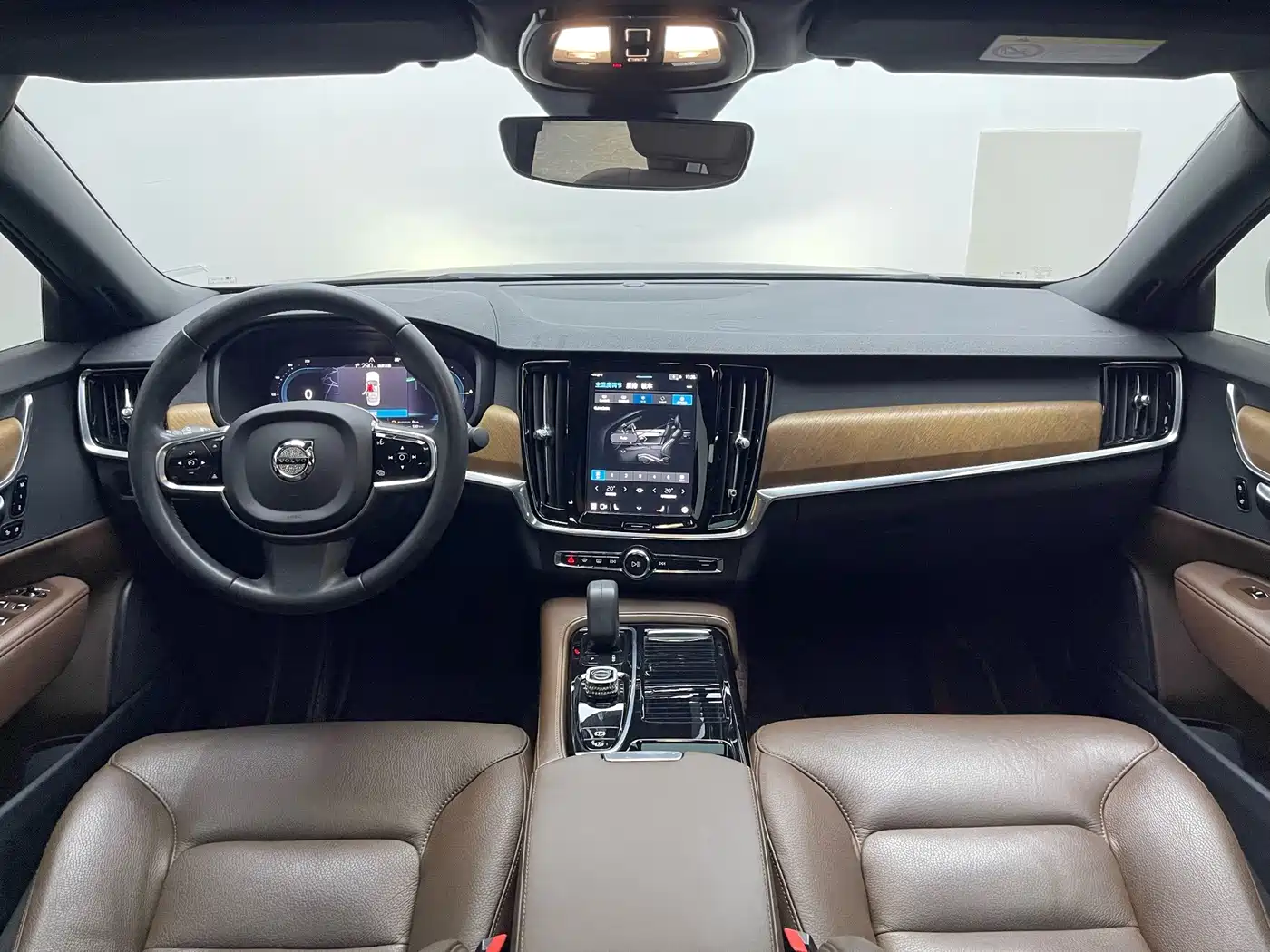 Volvo S90 Plug-in Hybrid 2022 2022 T8 Recharge Plug-in Hybrid Momentum Luxury Edition