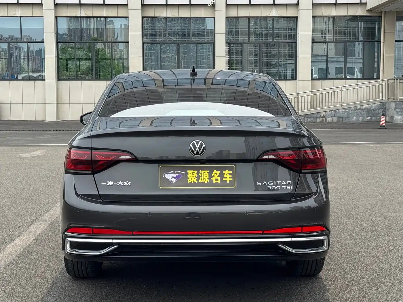 Volkswagen Sagitar 2023 300TSI DSG Excellence Edition фото 8