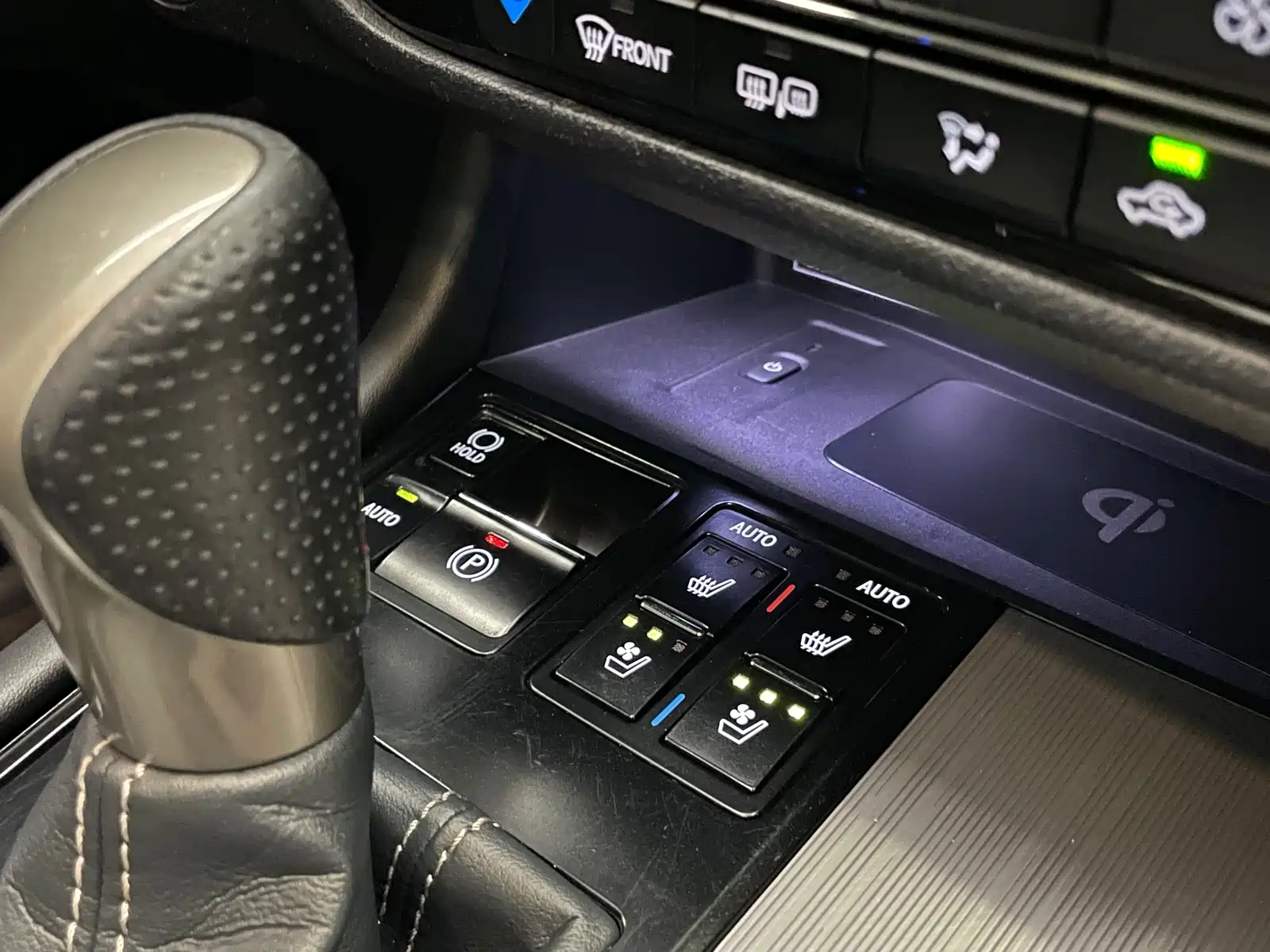 Фото 30 - Lexus RX