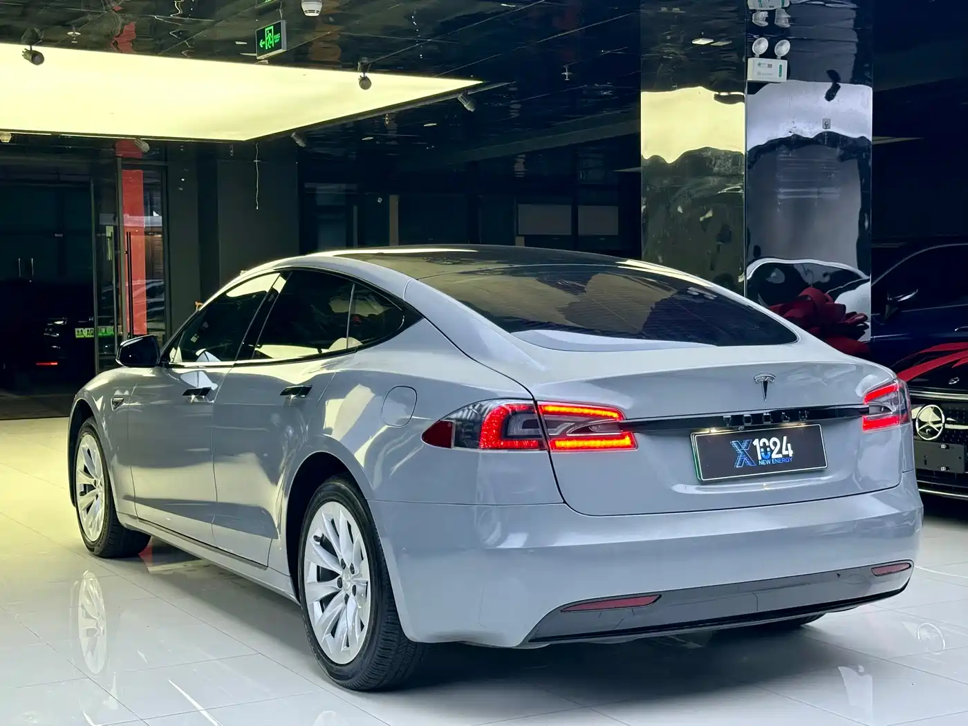 TESLA MODEL S