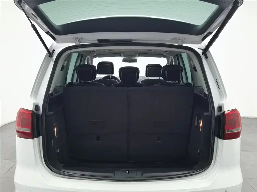 Volkswagen Sharan 2013 1.8TSI Comfort фото 16