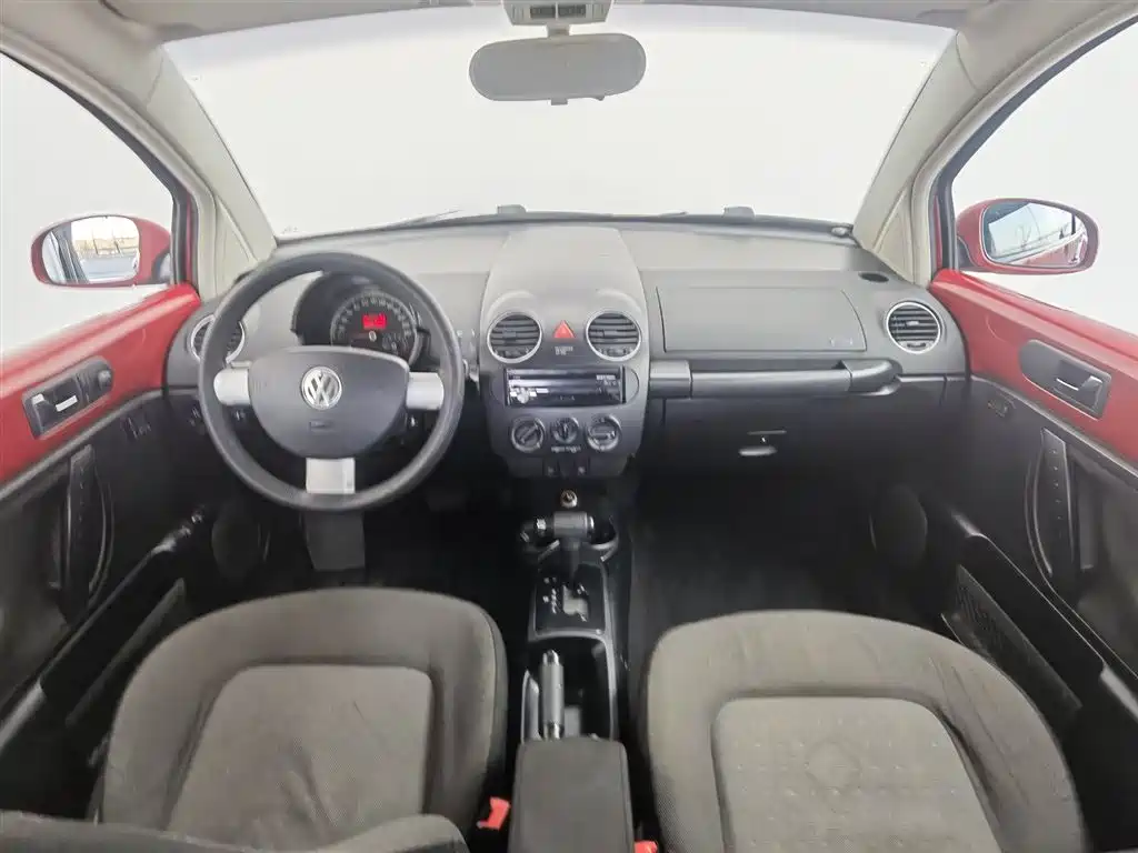 Volkswagen Beetle 2010 Model 1.6 AT фото 5