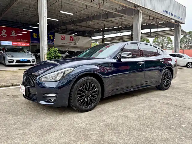 Infiniti Q70 2017 Q70L 2.5L Enjoyment Edition — фото 1