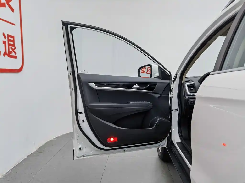 Dongfeng Aeolus Dongfeng Fengshen AX7 2015 2015 2.0L Manual Zhiyi Edition