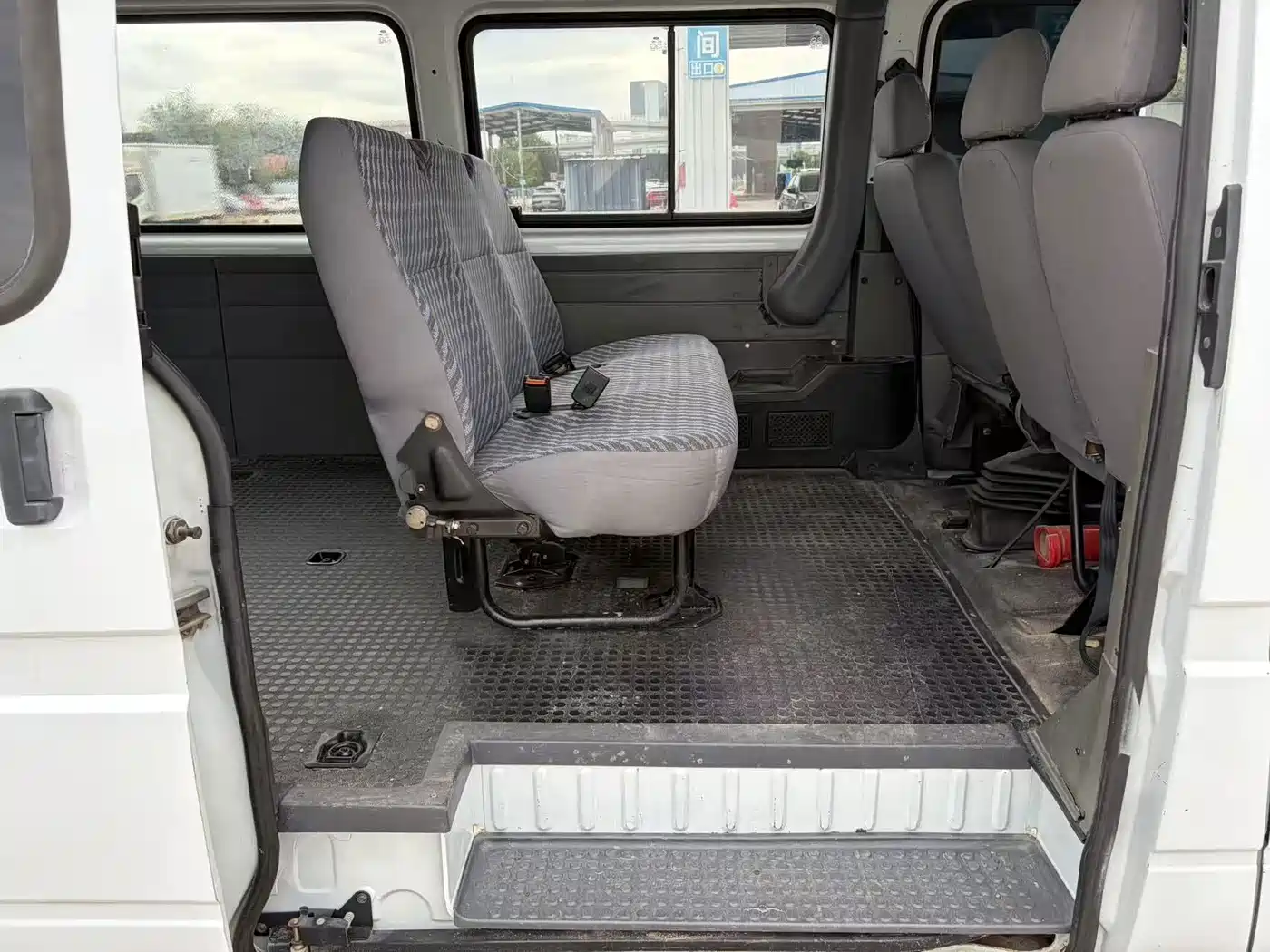 Ford Classic Transit 2015 2016 Model 2.8T Diesel Long Wheelbase 6-Seater Medium Roof Ice White Logistics Vehicle JX493ZLQ4