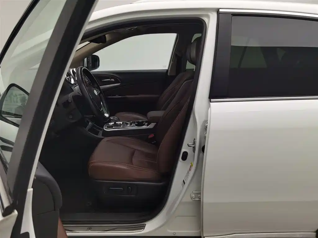 BYD Tang New Energy 2015 2.0T AWD Premium фото 10