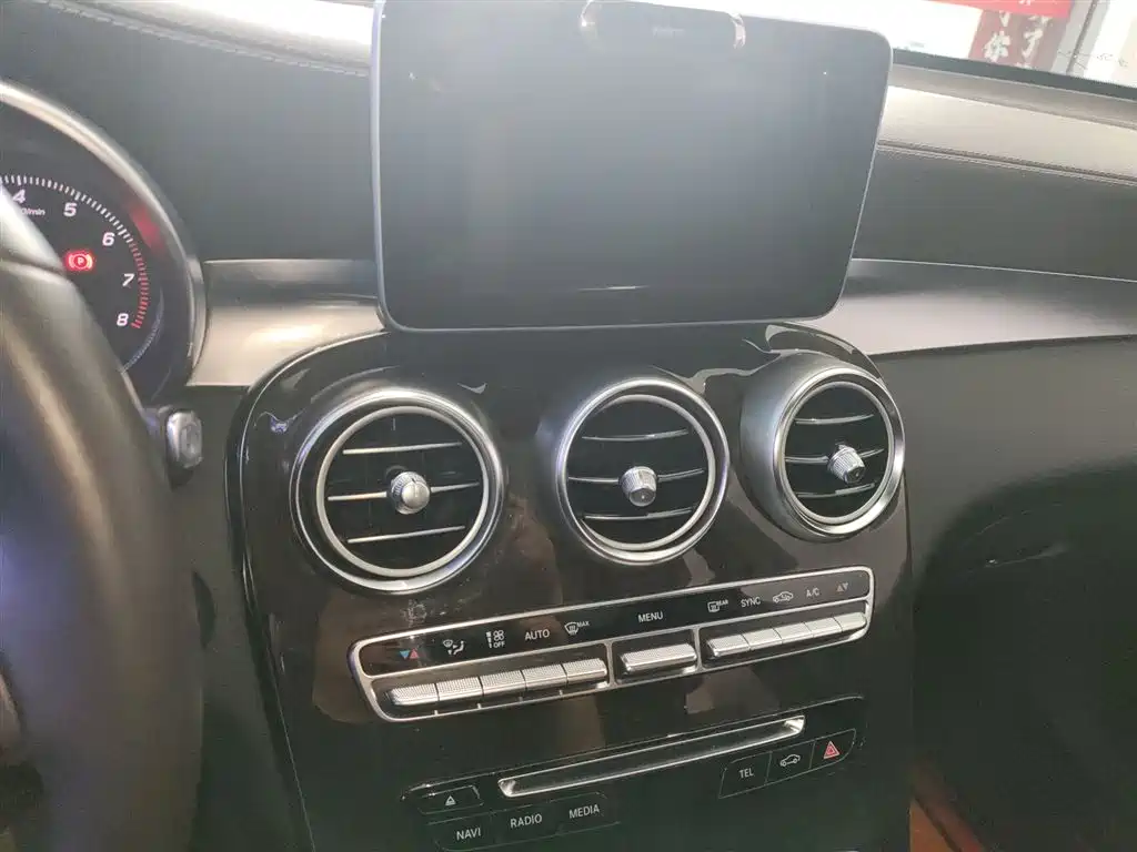 Mercedes-Benz GLC 2017 GLC 260 4MATIC Dynamic фото 9