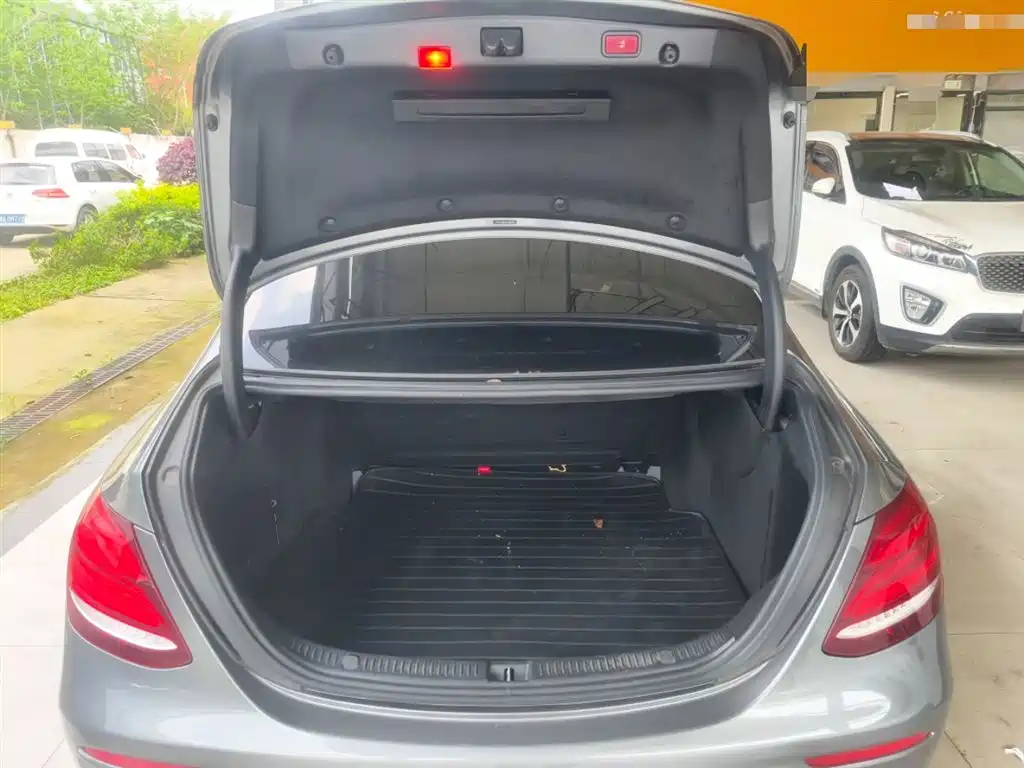 Mercedes-Benz E-Class 2017 E 300 L Sport Luxury фото 19
