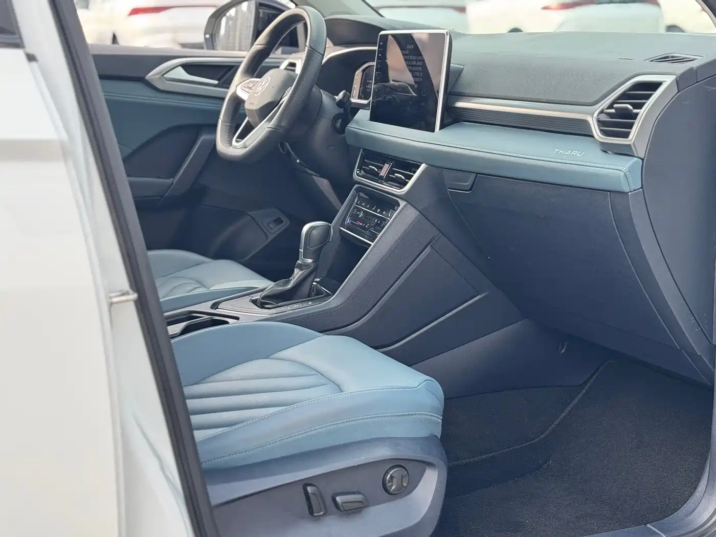 Volkswagen Tharu 2024 300TSI 2WD Moon Premium Edition фото 17