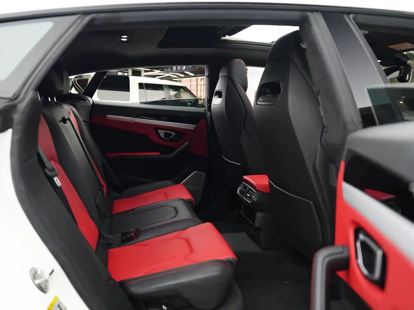 Lamborghini Urus 2018 4.0T V8 фото 9