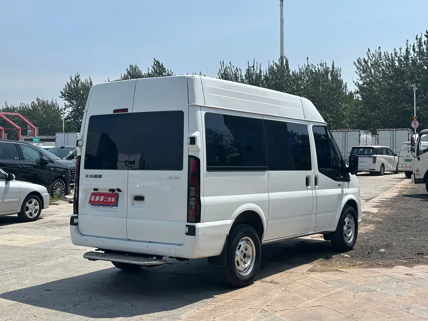 Jiangling JMC Fushun 2024 2023 Model 2.0T Automatic Short Wheelbase Medium Roof Commercial MPV 6 Seats