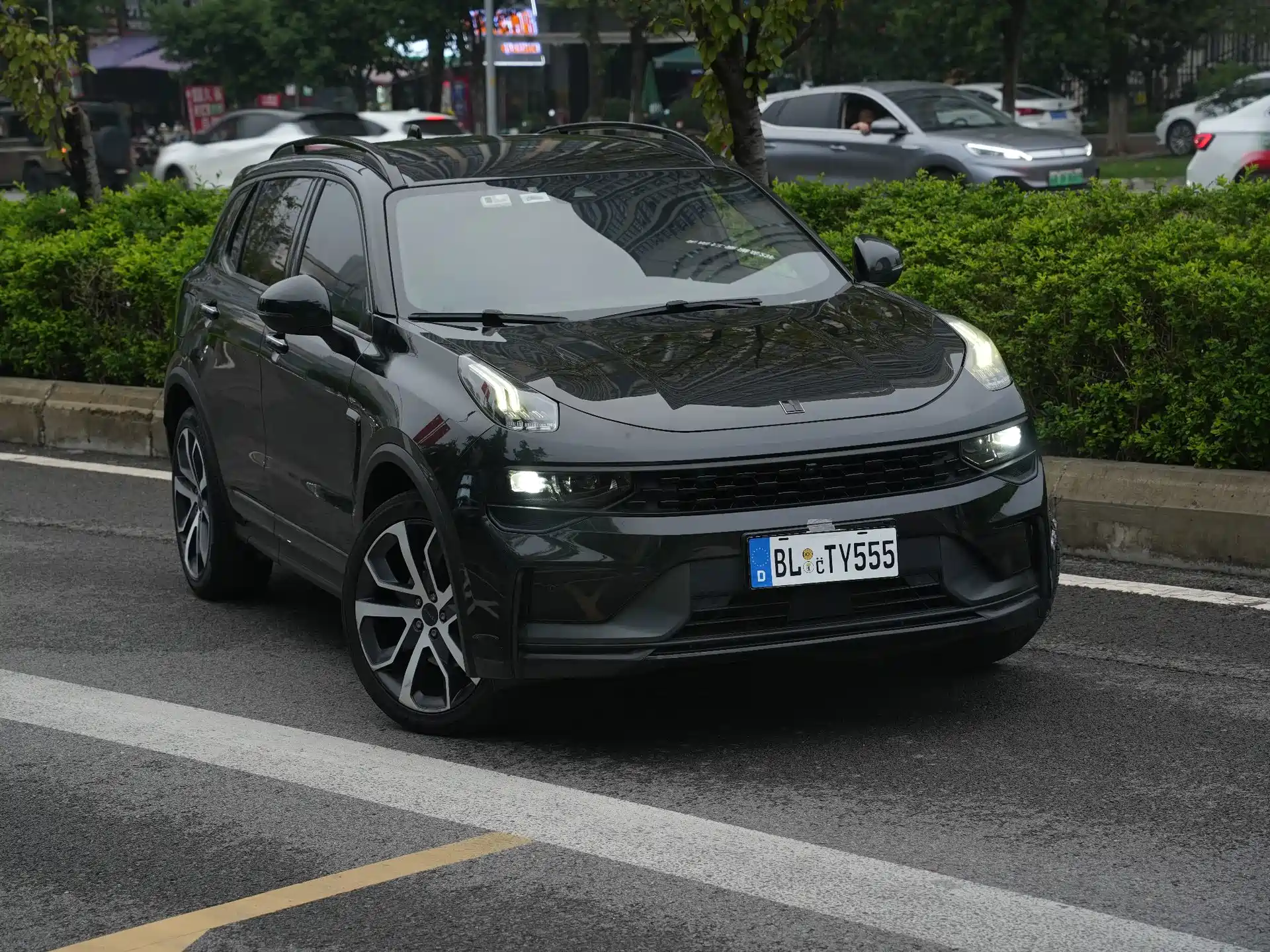 Photo 6 - Lynk & Co 01