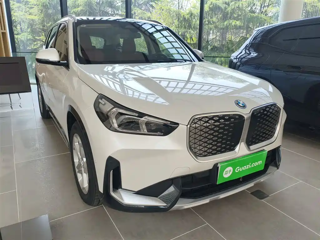 BMW iX1 2023 eDrive25L X Design Package фото 22