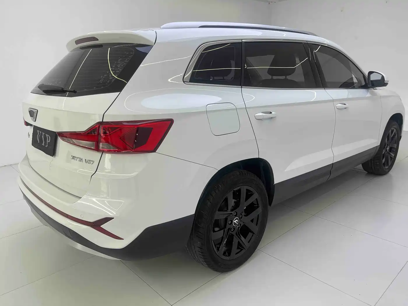 Photo 4 - Jetta VS7