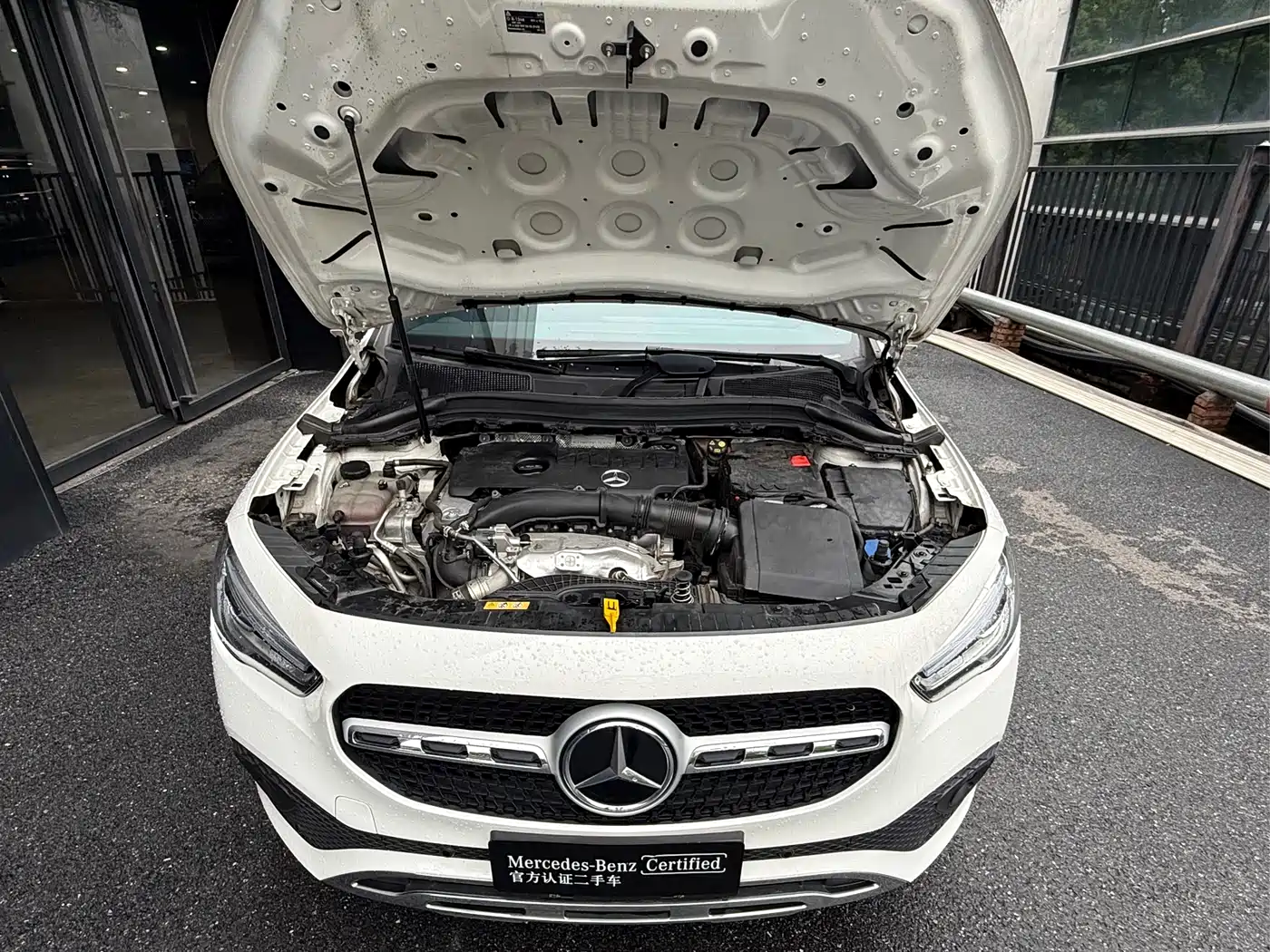 MERCEDES-BENZ GLA