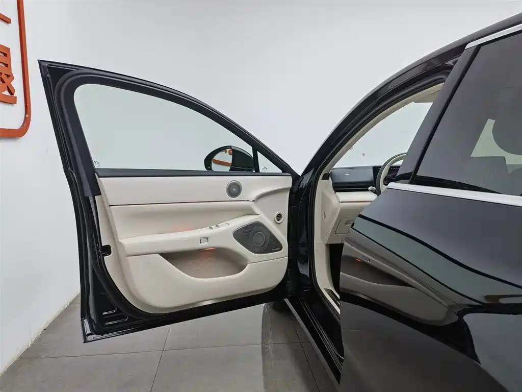 Voyah Auto VOYAH Zhuiguang L 2025 Mid-configuration Model фото 8