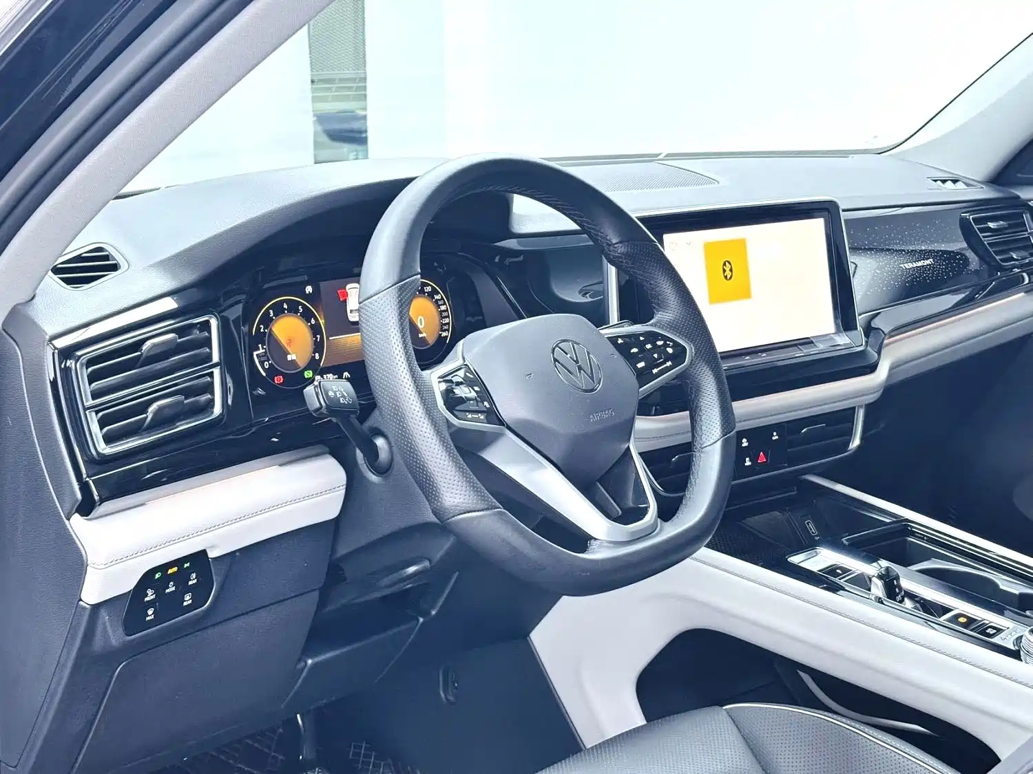 صورة 3 - Volkswagen Teramont