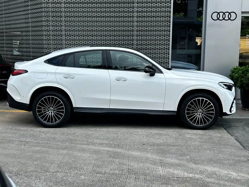 Mercedes-Benz GLC Coupe 2026 2024 Model GLC 300 4MATIC Coupe SUV