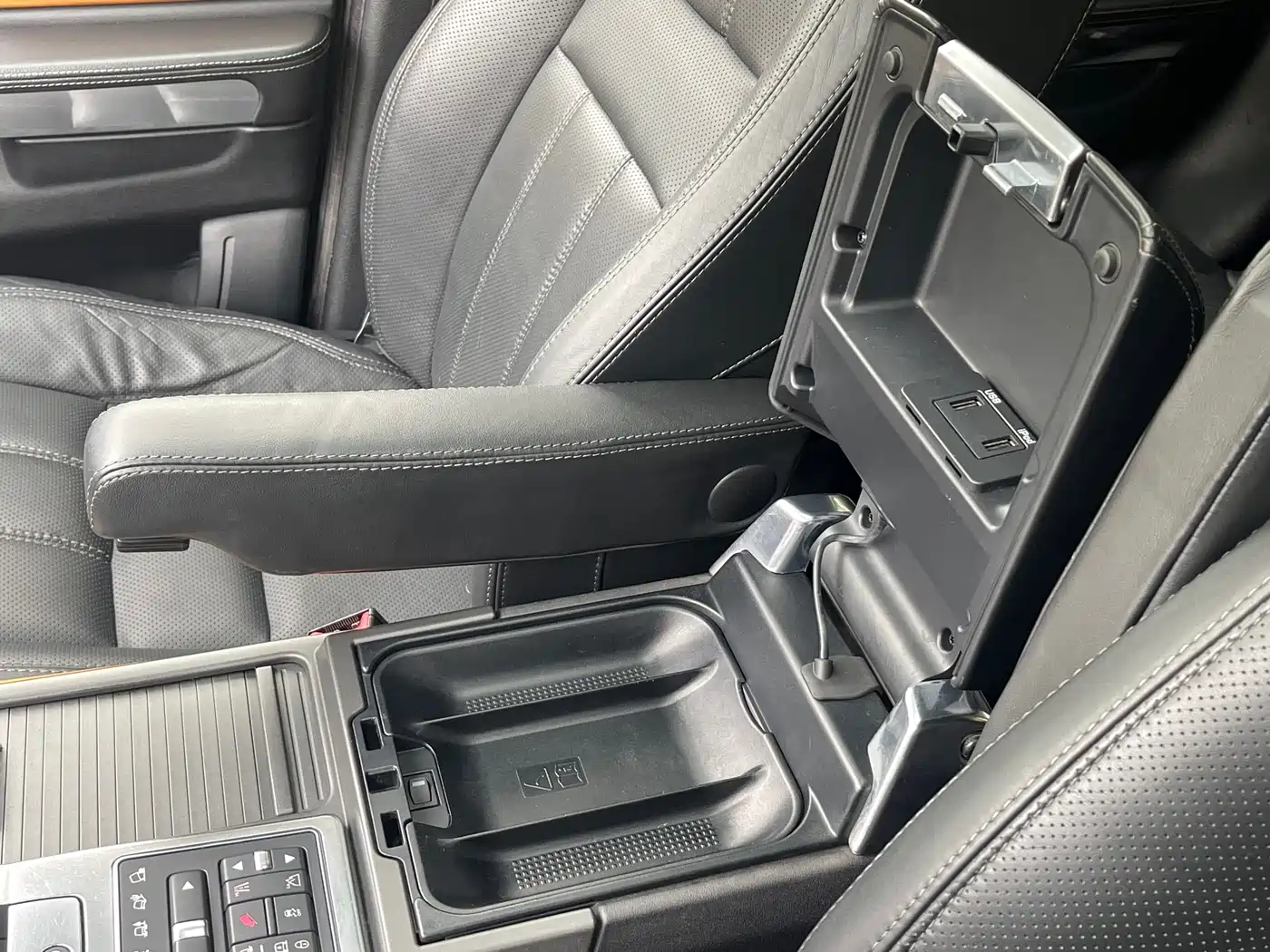 Land Rover Range Rover Sport 2012 3.0 TDV6 HSE Diesel Version фото 14