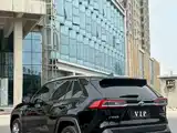 Фото 9 - Toyota Wildlander