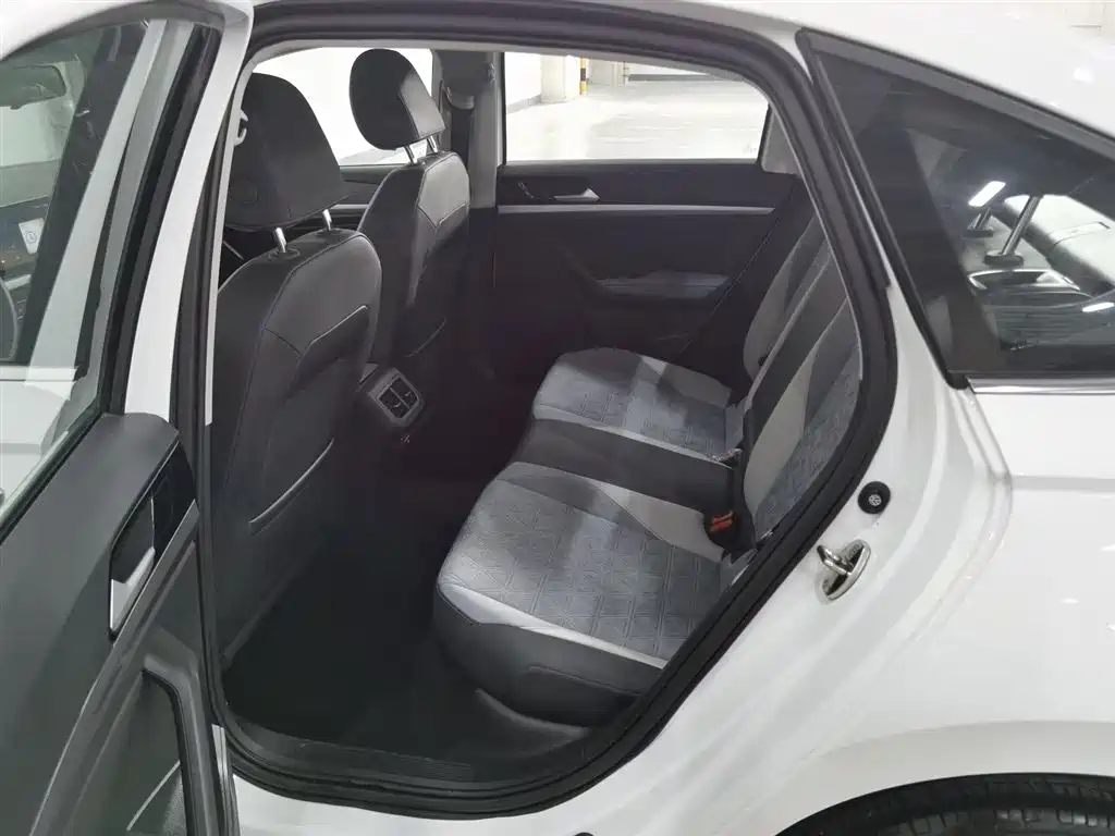 Volkswagen Lavida 2023 300TSI DSG Comfort Edition фото 15