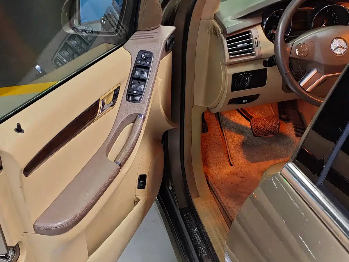 Mercedes-Benz R-Class 2010 R 350 L 4MATIC фото 9