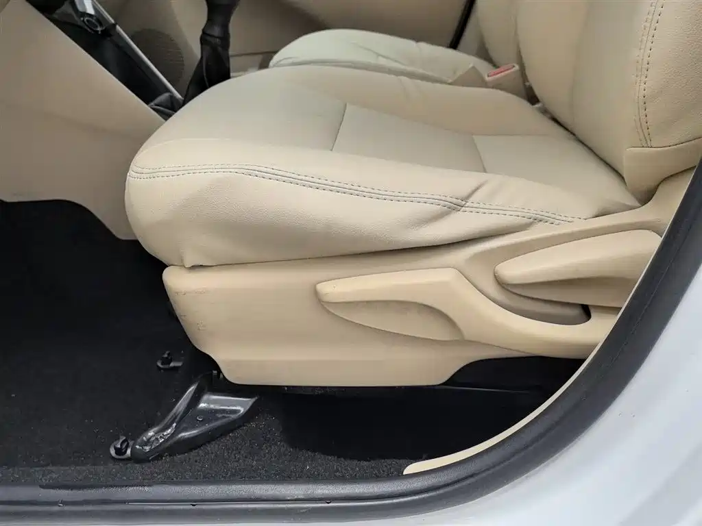 Toyota Vios 2014 1.3L Manual Stylish Edition фото 20