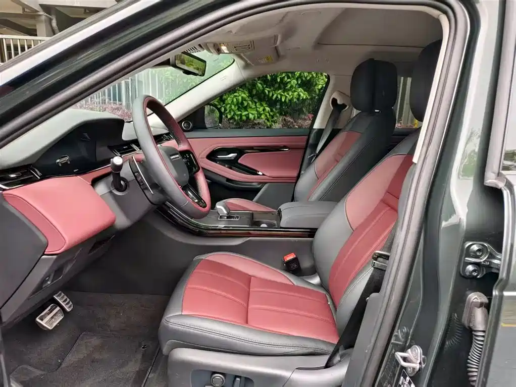 Land Rover Range Rover Evoque 2026 Range Rover Evoque L SE фото 10