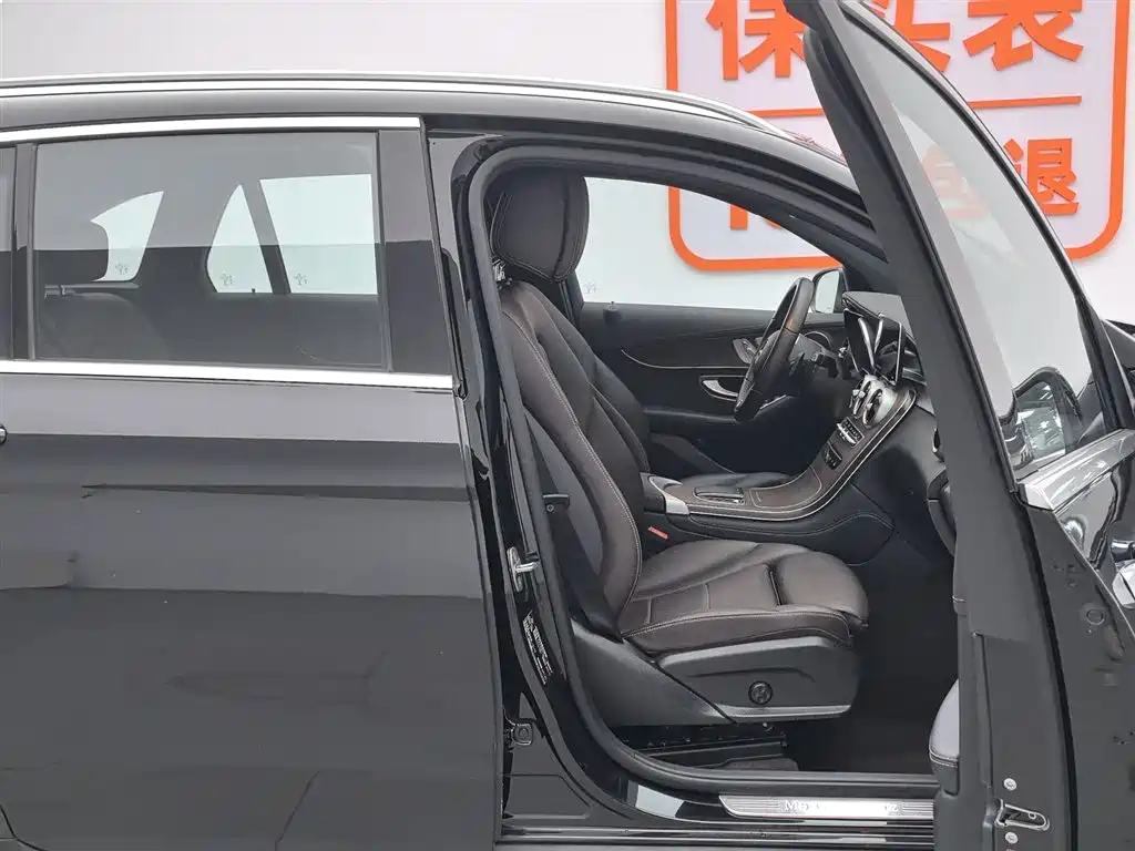 Mercedes-Benz GLC 2022 Facelift GLC 260 L 4MATIC Luxury Model фото 23