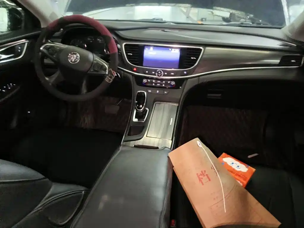 Фото 12 - Buick LaCrosse