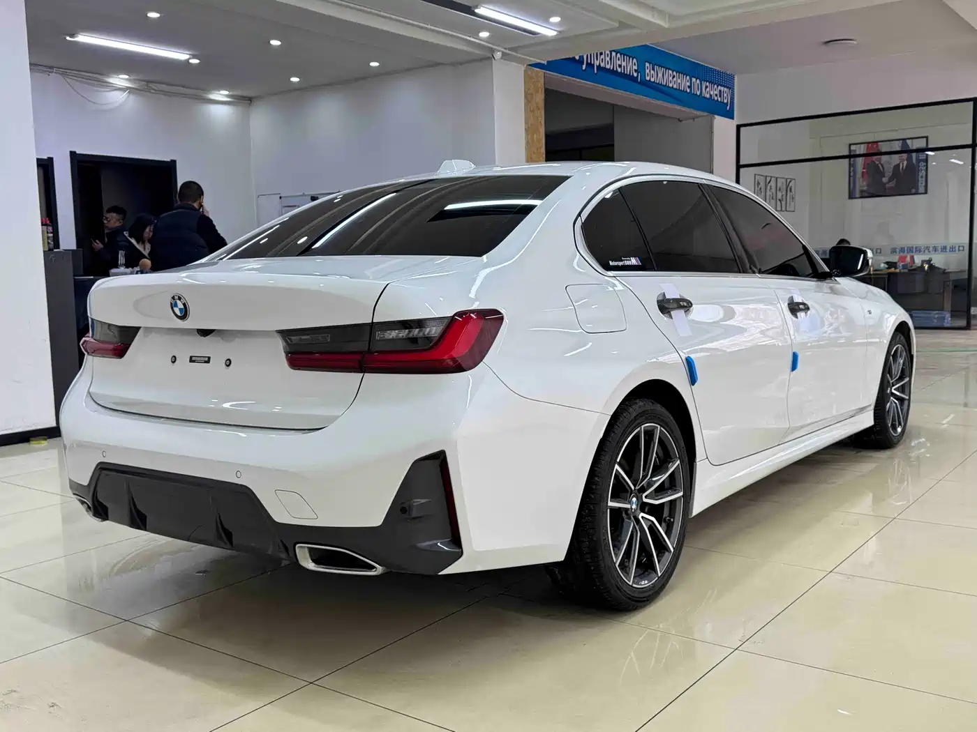 BMW 3 Series 2023 320Li M Sport Package фото 6