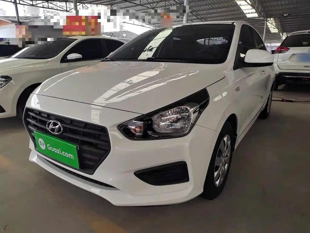 Hyundai Verna 2020 1.4L Manual GL Renewal Edition фото 2