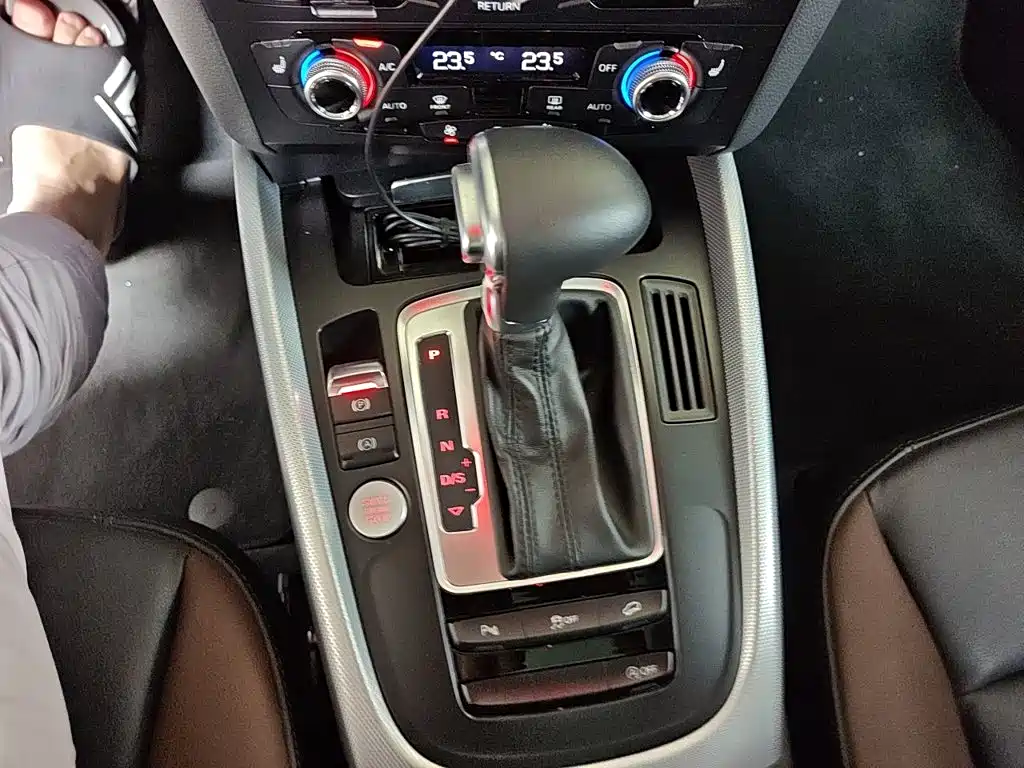 Audi Q5 2018 2017 Plus 40 TFSI Technology