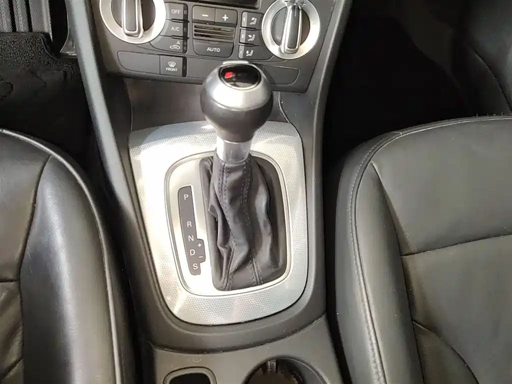 Audi Q3 2016 30 TFSI Heritage Edition Comfort фото 10