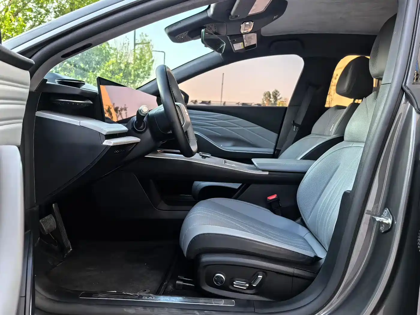 Geely Galaxy Galaxy E8 2024 2024 550km RWD MAX