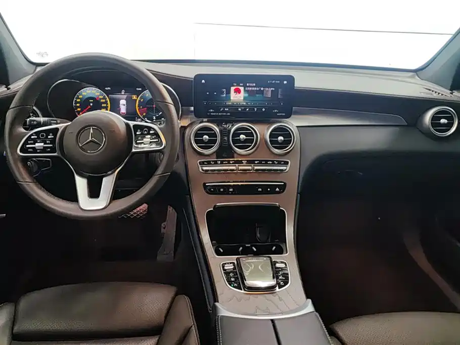 Mercedes-Benz GLC 2022 Facelift GLC 260 L 4MATIC Luxury Model фото 12