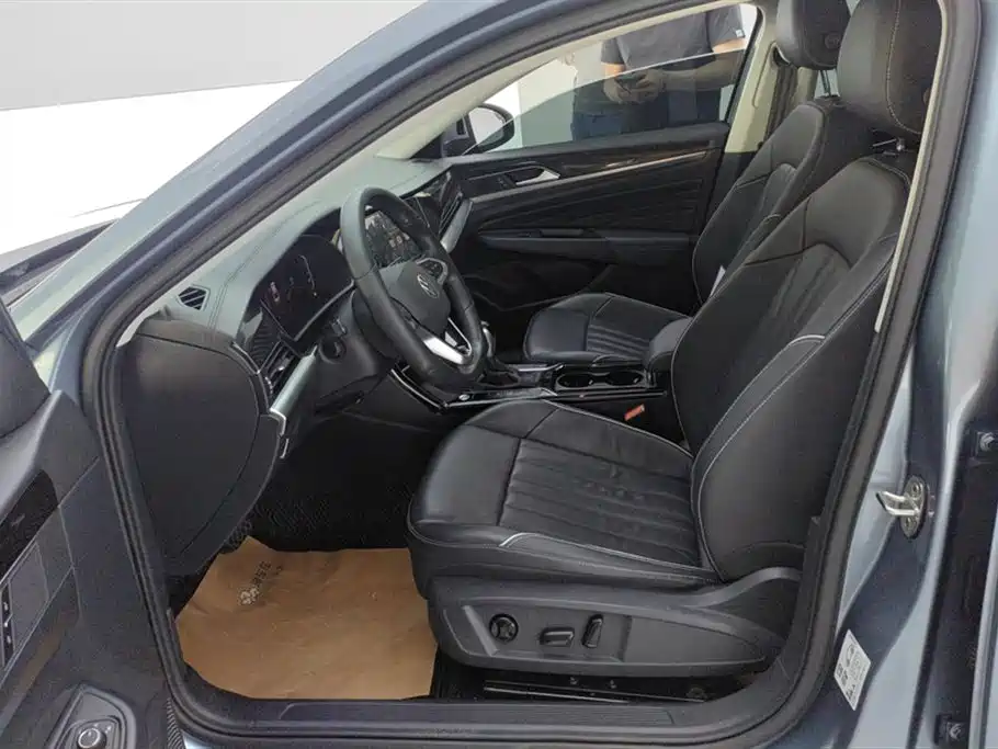 Volkswagen Passat 2022 330TSI Elite Edition фото 9