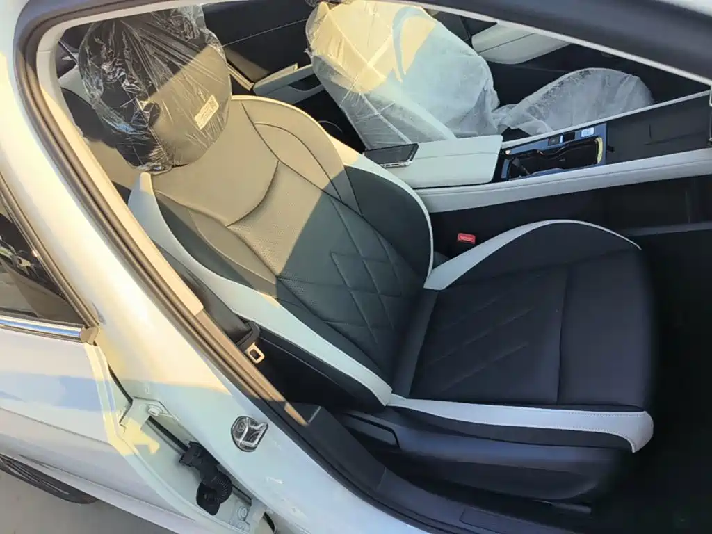 Volkswagen Sagitar 2026 2025 300TSI DSG Mid-range Edition