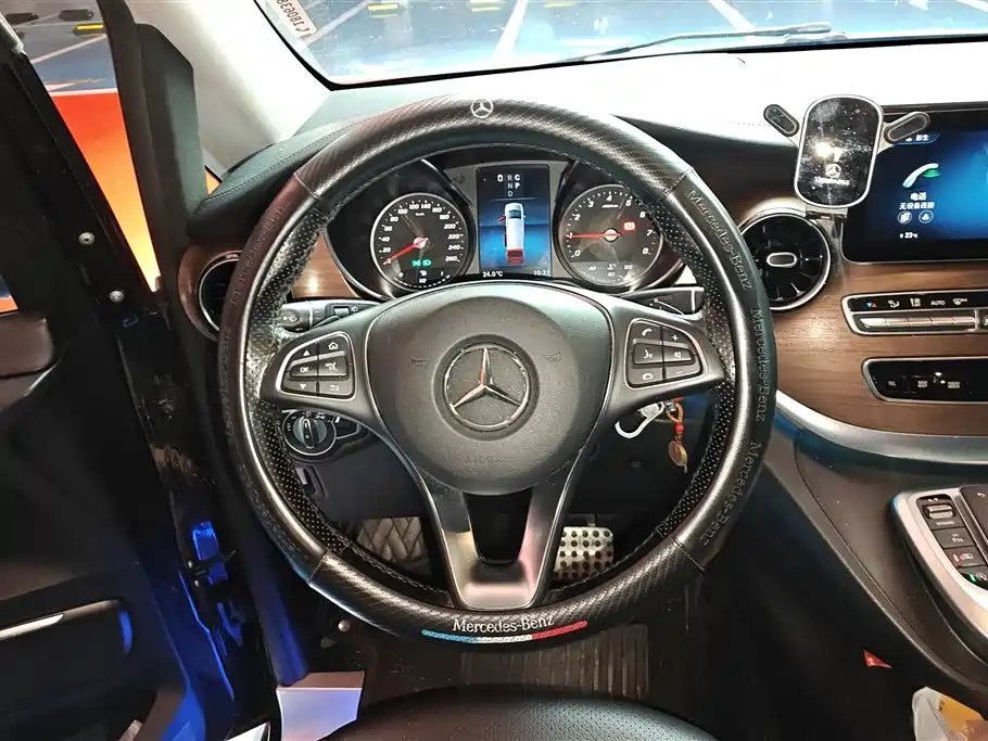 MERCEDES-BENZ V CLASS