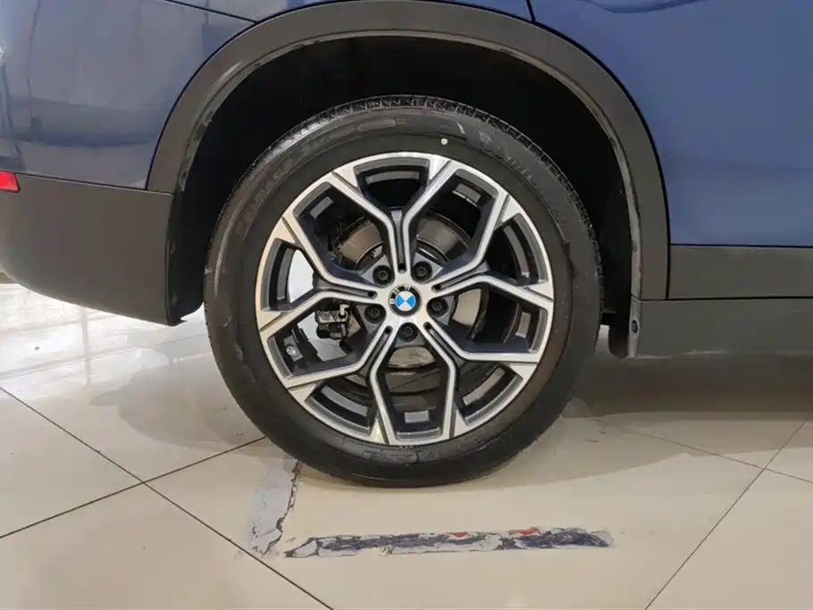 BMW X1 2022 sDrive25Li Leading фото 6
