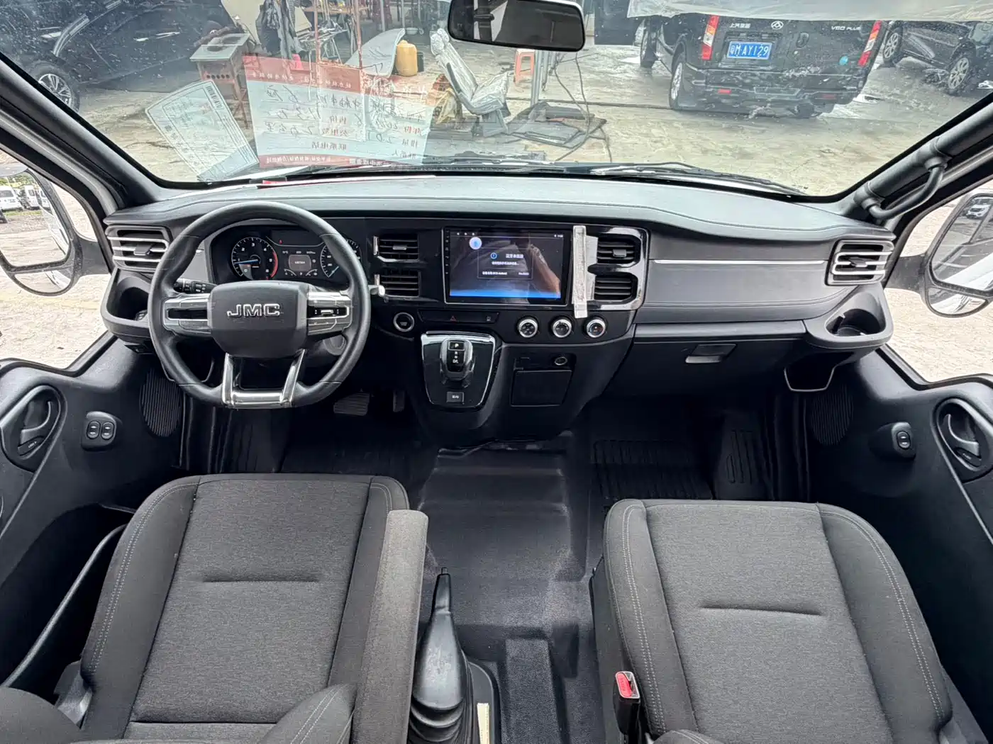 Jiangling JMC Fushun 2024 2023 Model 2.0T Automatic Medium Wheelbase Medium Roof Commercial MPV 6 Seats