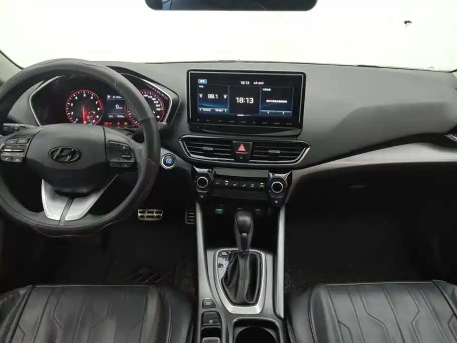 Hyundai Fista 2019 240TGDi Sport Edition China VI фото 12