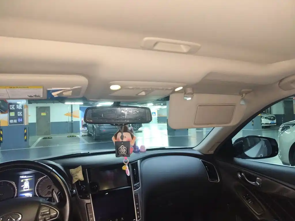 Photo 14 - Infiniti Q50L