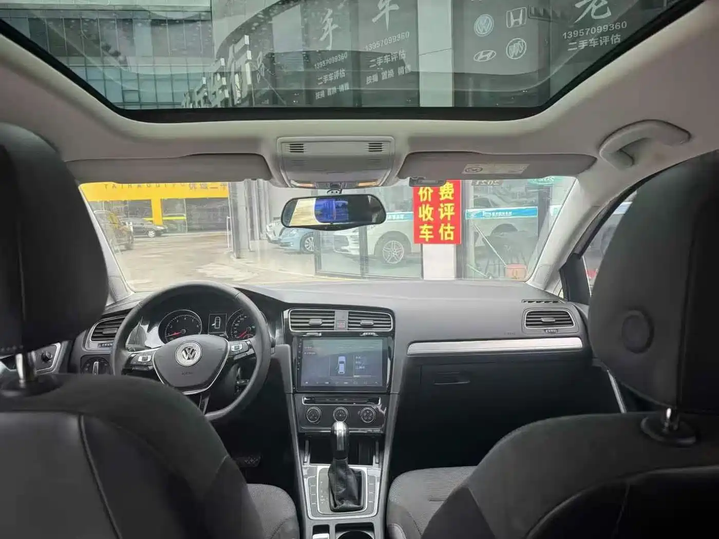 Volkswagen Golf 2018 1.6L Automatic Comfort фото 6