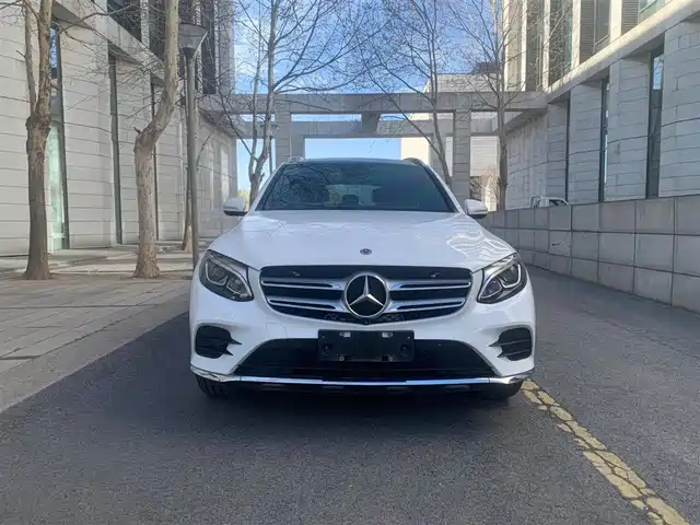 MERCEDES-BENZ GLC