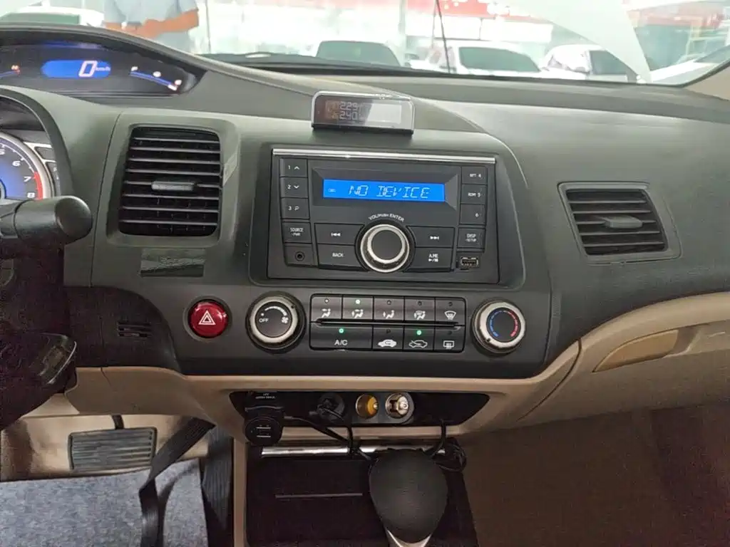 CIIMO CIIMO 2015 2015 1.8L Automatic Comfort Edition
